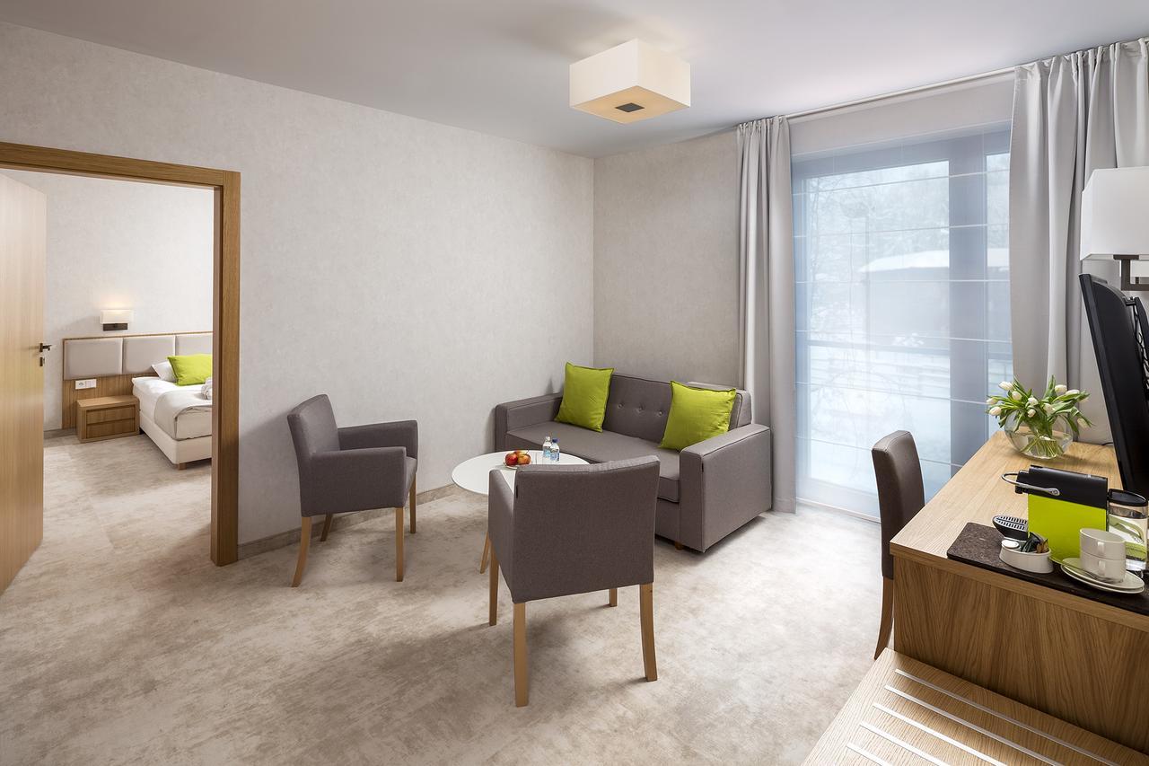 Eva Park Life & Spa Konstancin-Jeziorna Buitenkant foto