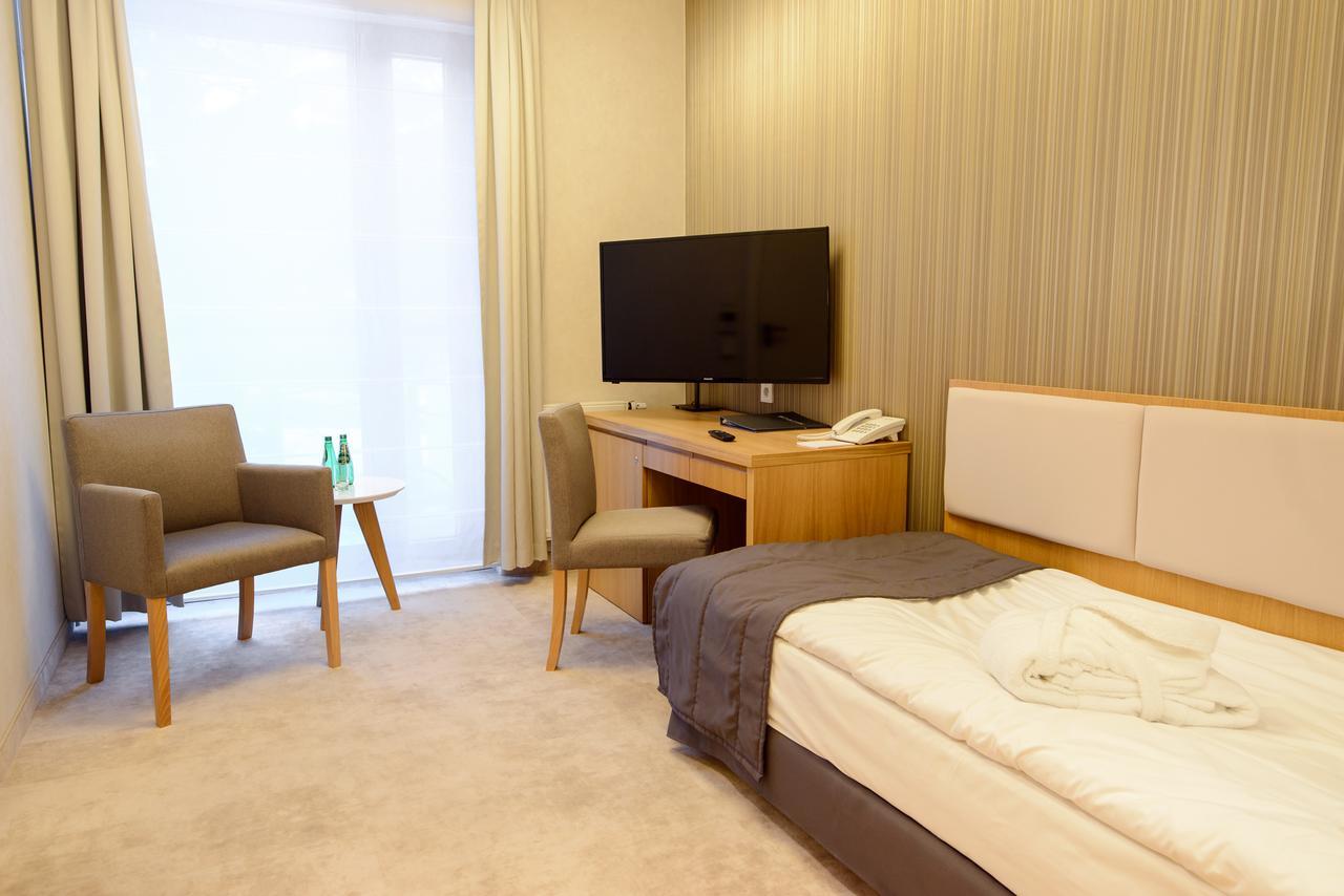 Eva Park Life & Spa Konstancin-Jeziorna Buitenkant foto